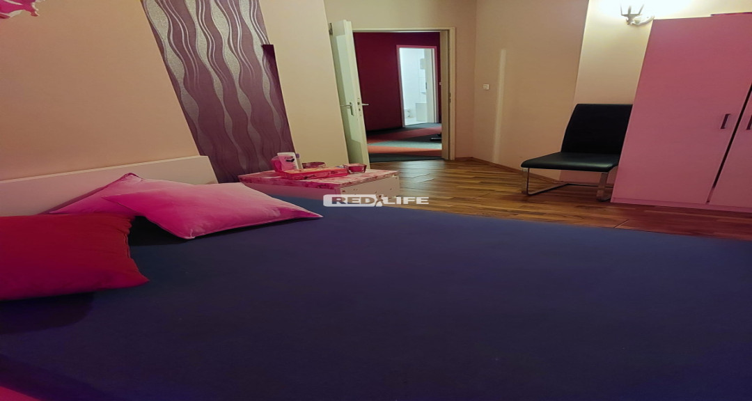 3 szintes épületben már 30
