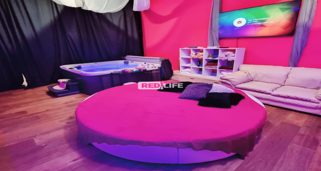 Korrekt feles jakuzzys apartman